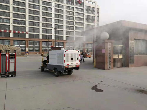高压冲洗车进行对各大社区 工厂等公共场所进行消毒防疫