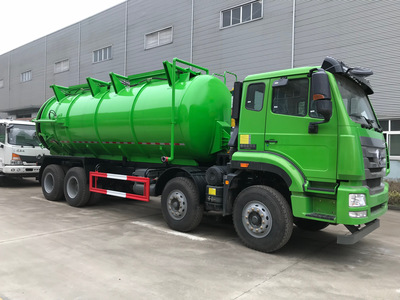 重汽豪瀚前四后八20.4方吸污车