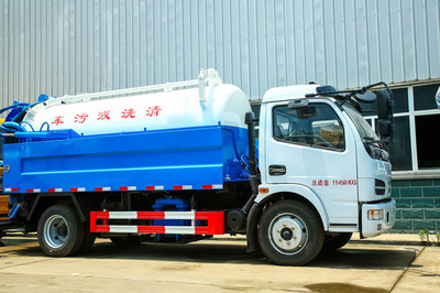 吸污车