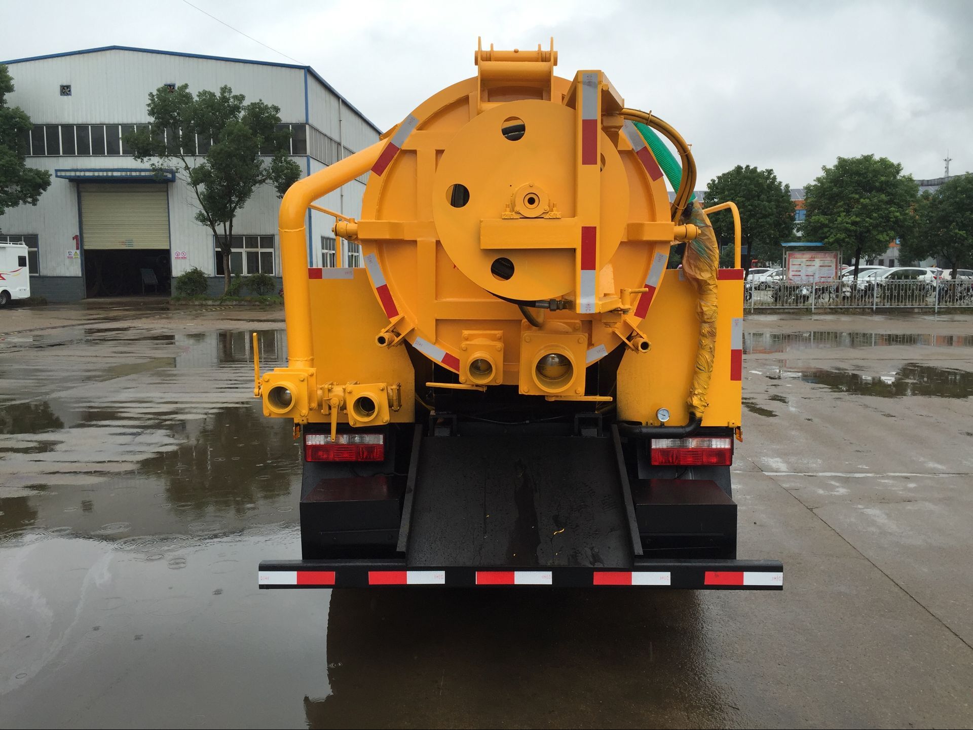 清洗吸污车与吸污车的区别及工作原理详细介绍